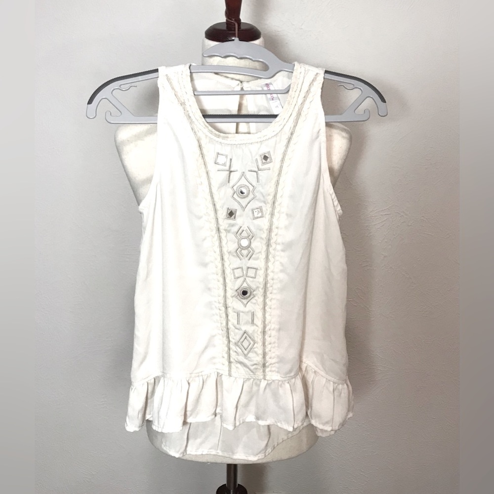 Xhilaration off white tank. XS